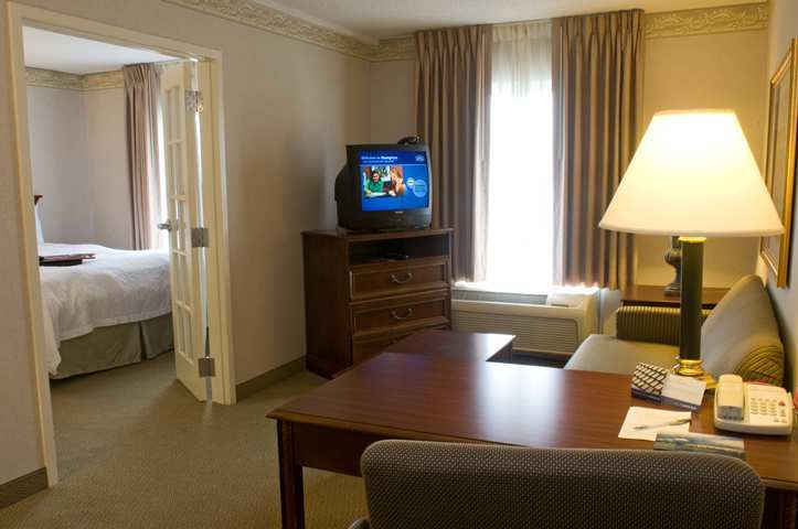 Hampton Inn & Suites Middletown Room photo